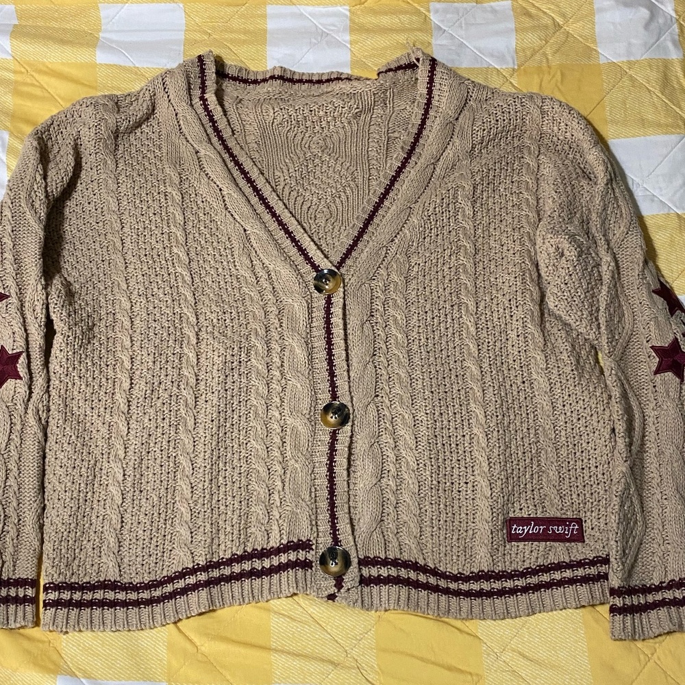 Taylor Swift | authentic rare 2020 holiday beige red Folklore cardigan sweater M